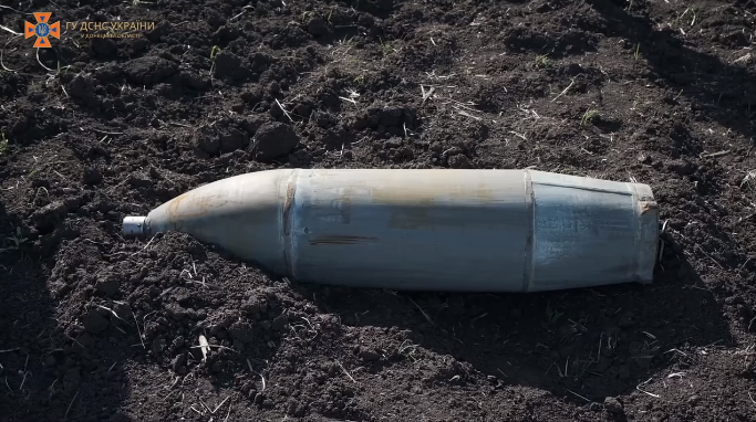 Піротехніки Донеччини знищили фугасну авіабомбу ФАБ-250 (відео)