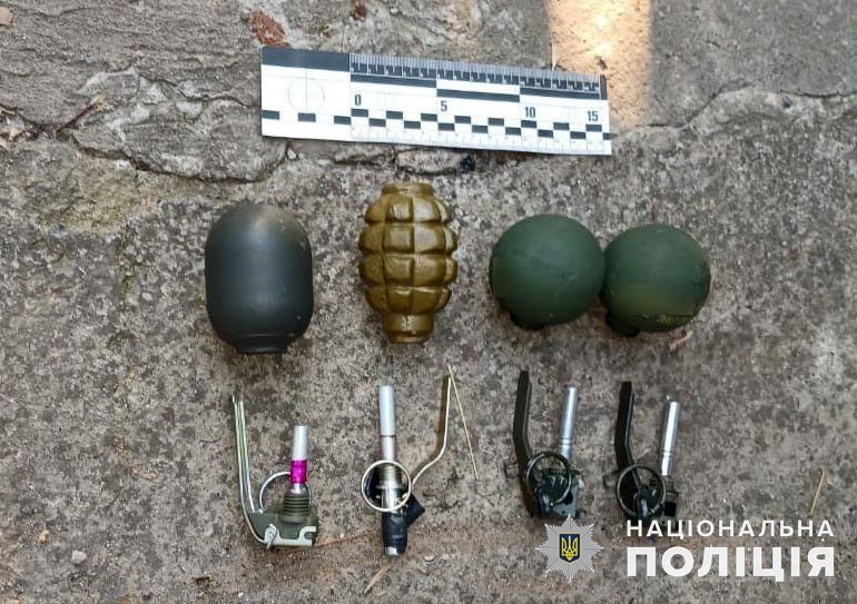 Житель Дружківки ховав гранати у кастрюлях