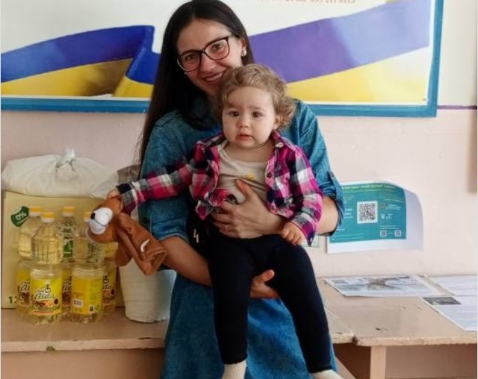 В Хмельницкой области и в Киеве ВПЛ с Луганщины получили пакеты помощи
