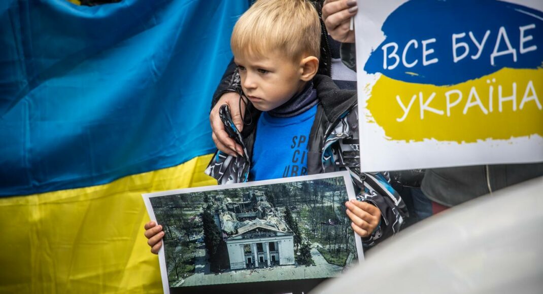 Маріуполь житиме в Україні, - Зеленський