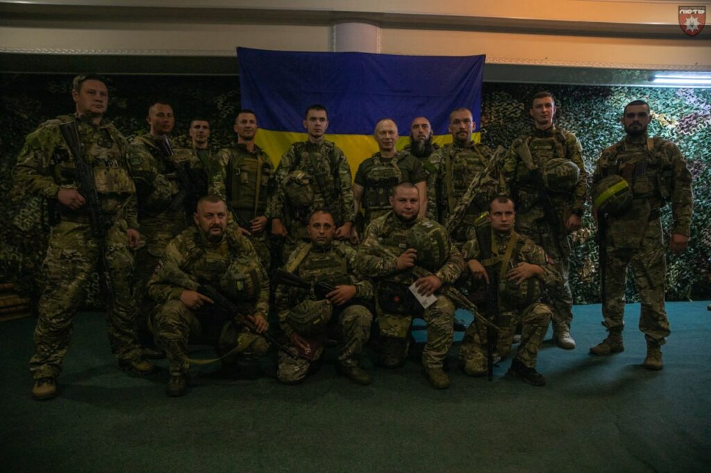 Сирський нагородив бригаду Лють
