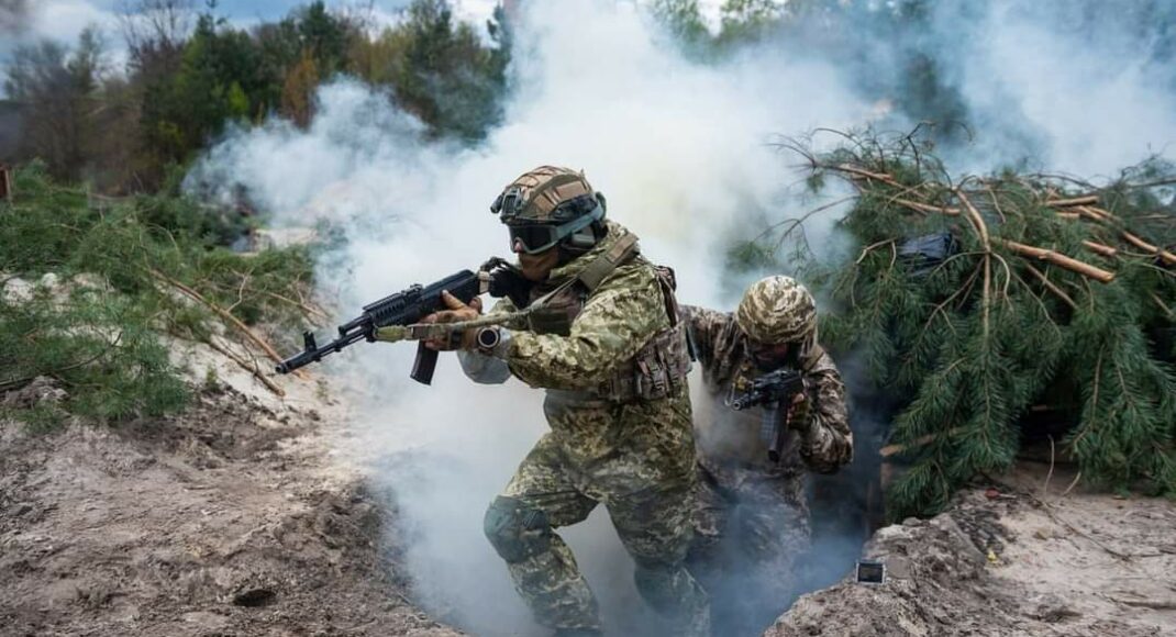 На Бахмутському напрямку ворог безуспішно намагався відновити втрачене положення в районі Кліщіївки