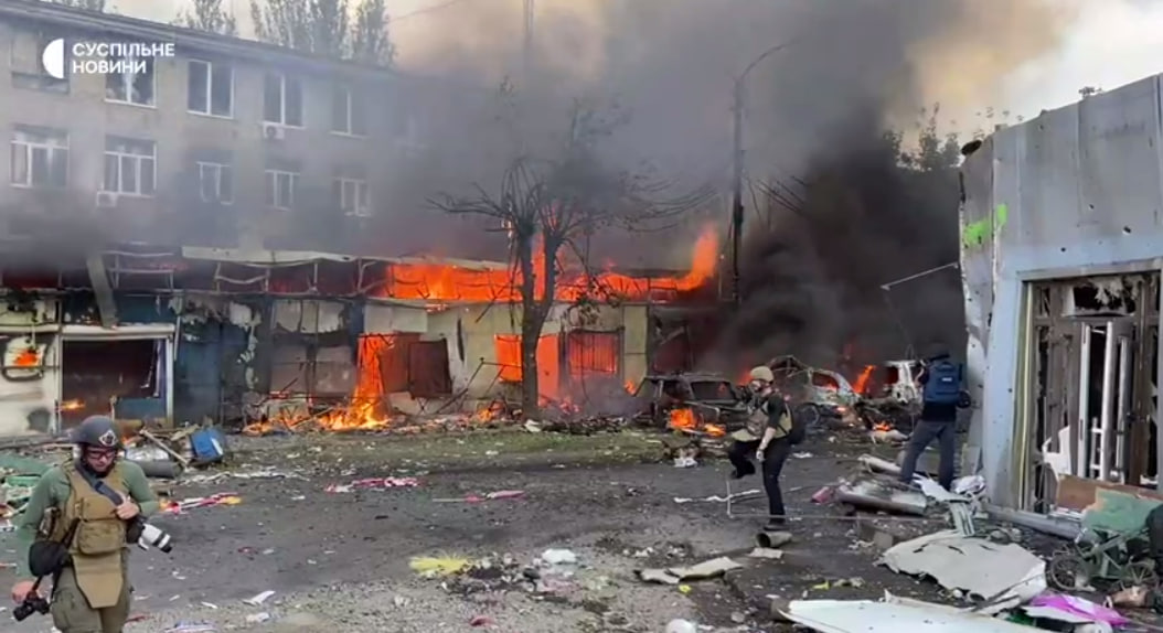 Серед 16 загиблих під час обстрілу Костянтинівки є дитина, 20 людей поранено — Шмигаль