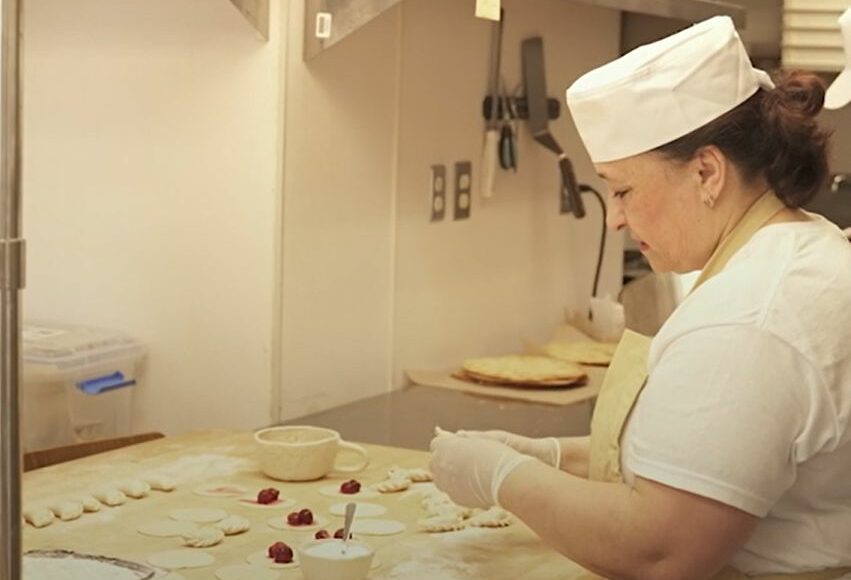 Маріупольці відкрили у Лос-Анджелесі перший ресторан української кухні (відео)