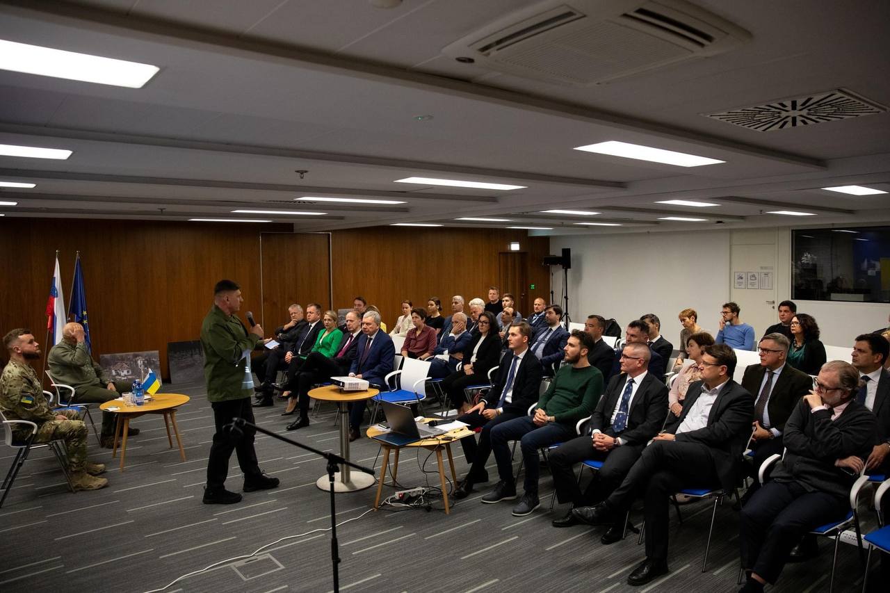 Захисник "Азовсталі" розповів про оборону Маріуполя під час презентації фільму "Абсолютне зло" в Словенії