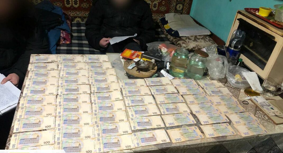 В Донецкой области задержана преступная группа, сбывшая метадона на более 1 млн грн