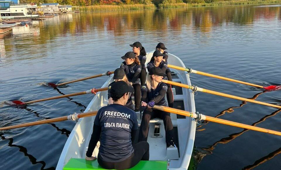 Команда поліціянток Донеччини "Freedom" здобула Кубок України на змаганнях з веслування