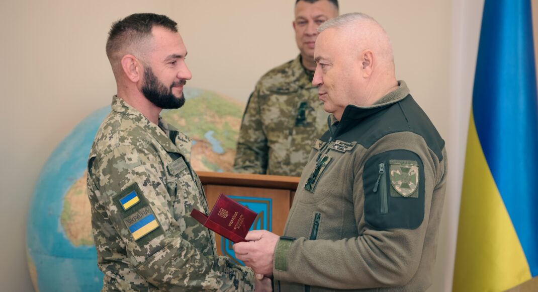 Трое военнослужащих - пограничников Луганского отряда получили награды по указу президента Украины