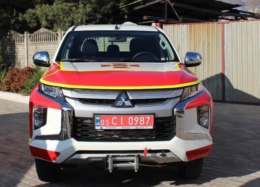 Лиманська громада подарувала ДСНС рятувальний автомобіля MITHUBISHI (фото)