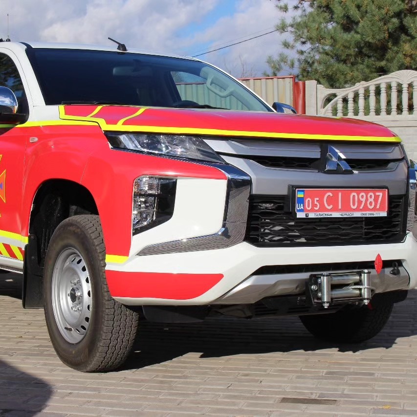 Лиманська громада подарувала ДСНС рятувальний автомобіля MITHUBISHI