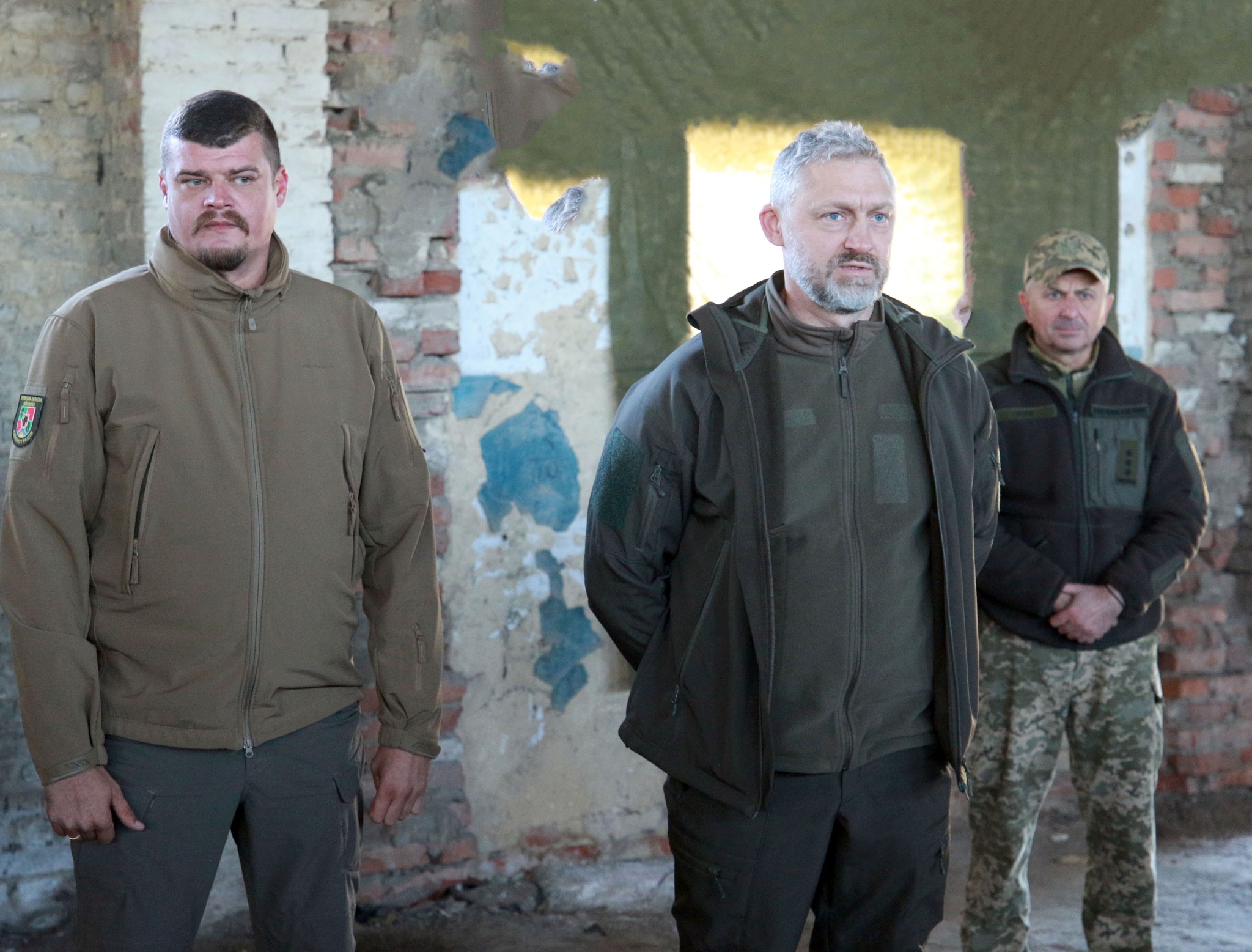 Лисогор разом із головою Держспецтрансслужби передали озброєння і техніку на фронт