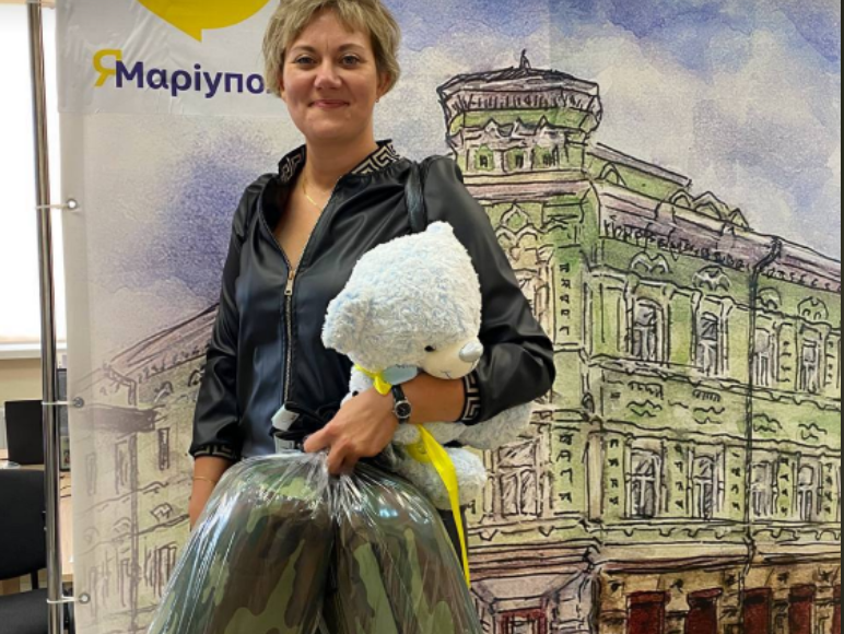Понад 600 кілограмів теплих речей зібрали переселенці з Маріуполя для ЗСУ