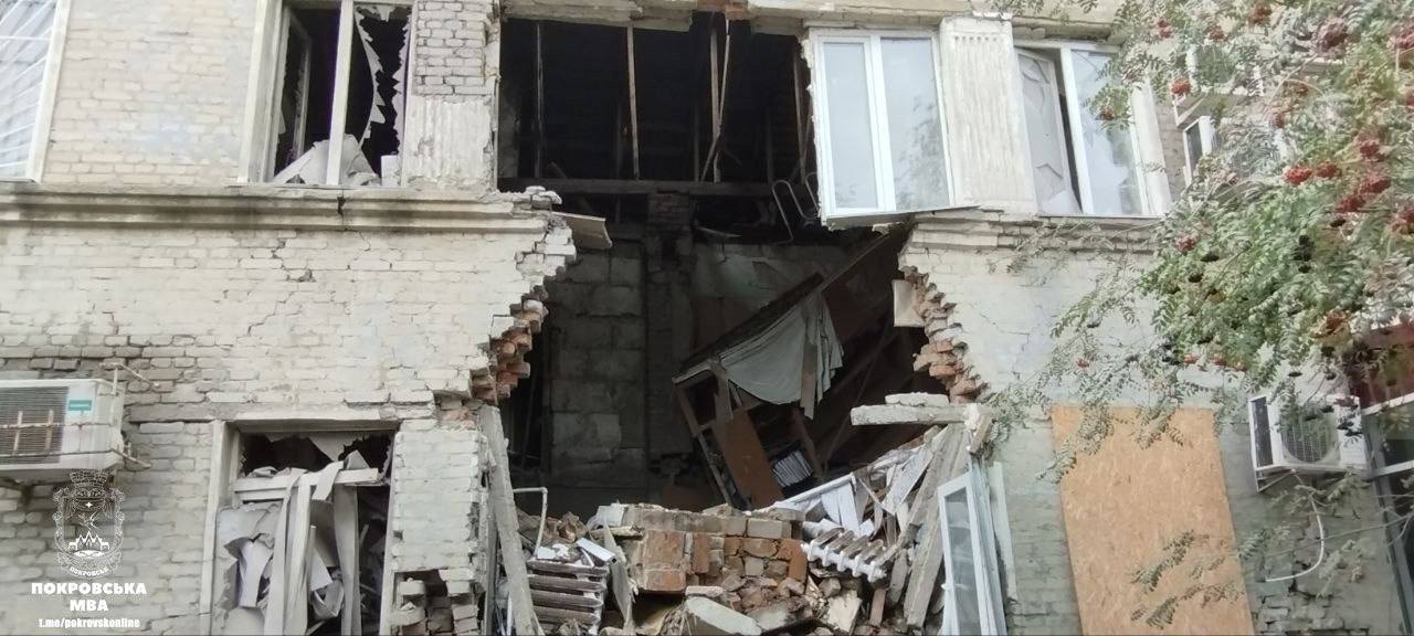 1 людина померла в лікарні від травм: у Покровську розповіли про стан постраждалих після обстрілу рф