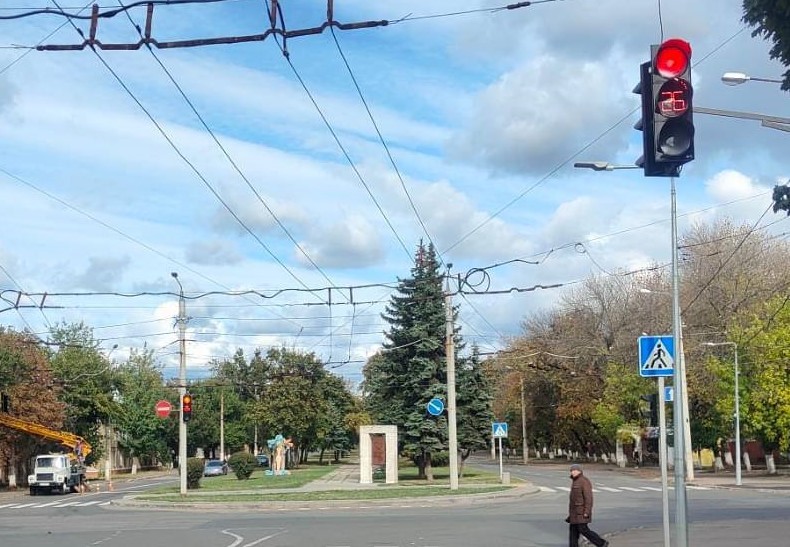У Краматорську на двох перехрестях оновили світлофори