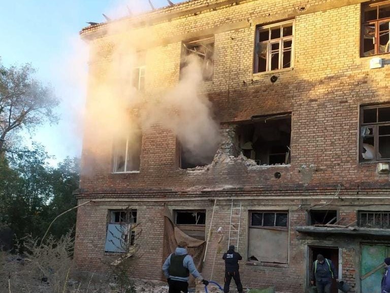 У Новогродівській громаді росіяни пошкодили багатоповерхівку, — ДонОВА
