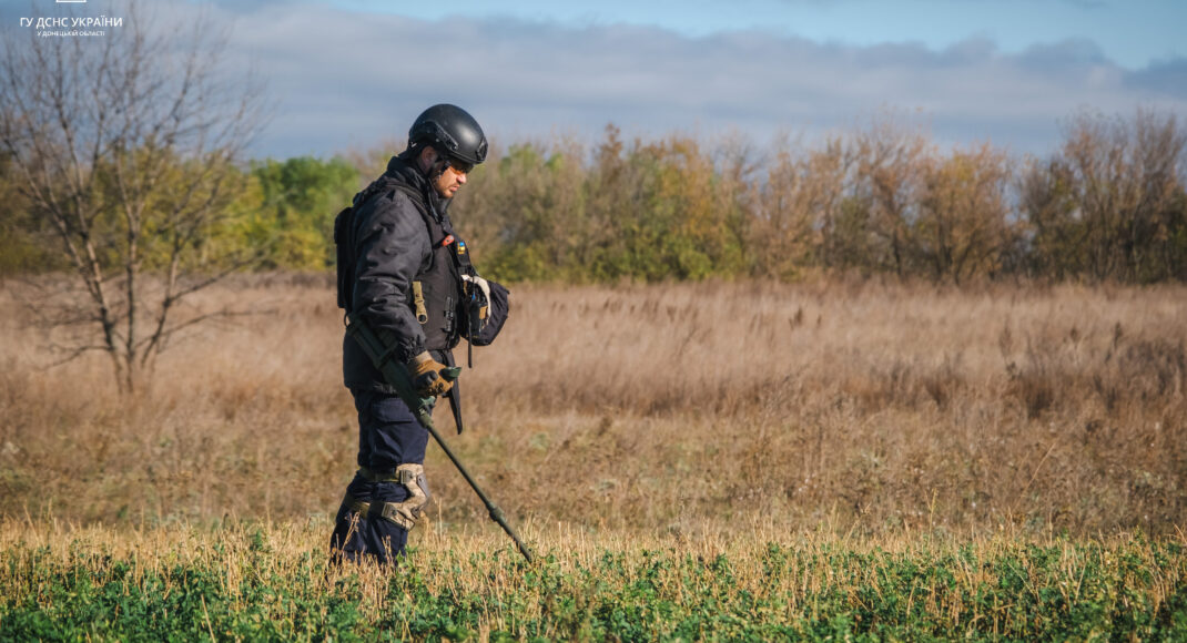 На Донеччині за добу піротехніки знайшли понад 120 вибухонебезпечних предметів