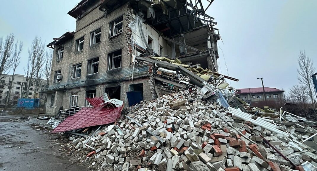 В Авдеевке без света, тепла, воды и связи остаются более 1300 жителей (видео)