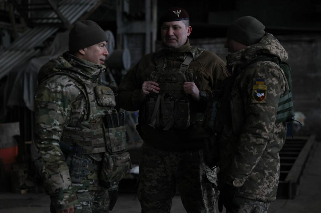 Сирський відвідав українських бійців на Куп'янському та Бахмутському напрямках