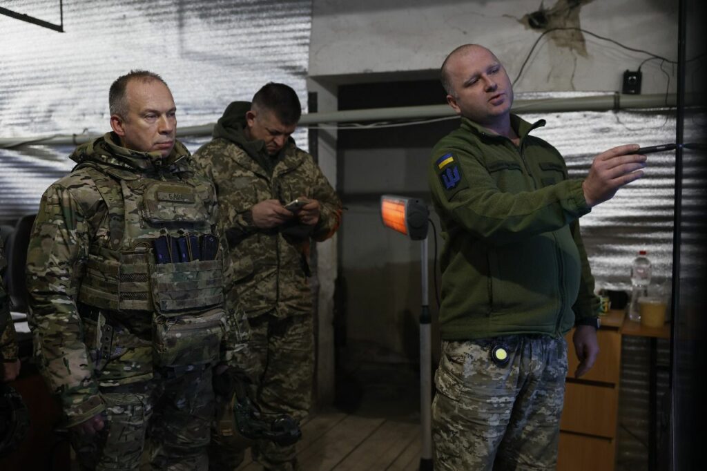 Сирський відвідав українських бійців на Куп'янському та Бахмутському напрямках