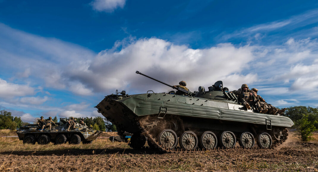 Украинские силы ведут наступление вблизи Бахмута, держат оборону Авдеевки, — Генштаб