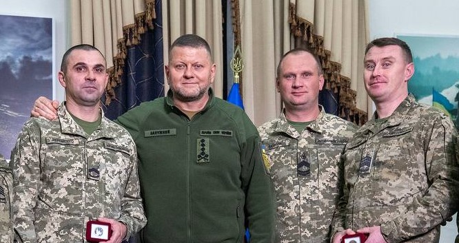 Залужный поздравил сержантов и старшин с профессиональным праздником