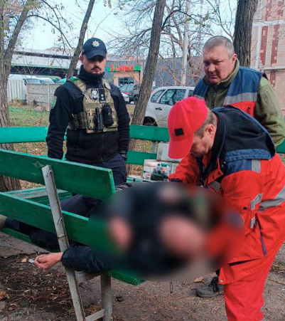 У Слов’янську поліцейські надали допомогу чоловіку з ознаками інсульту