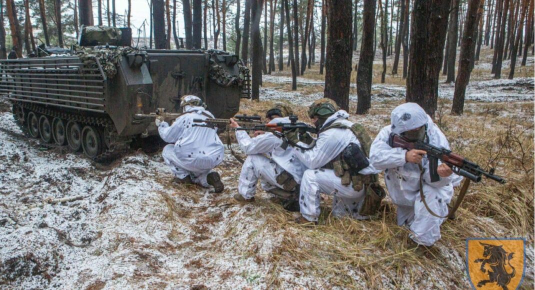 На Бахмутском и Авдеевском направлениях украинские бойцы отбили 30 атак врага