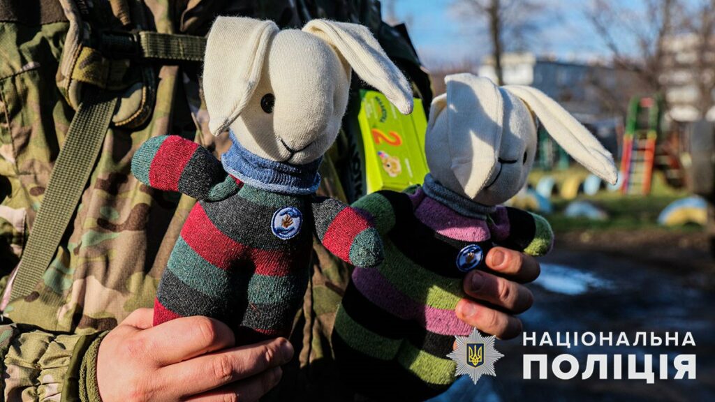 Врятований поліцейськими шестимісячний Ілай з Покровська святкує свій перший День Святого Миколая