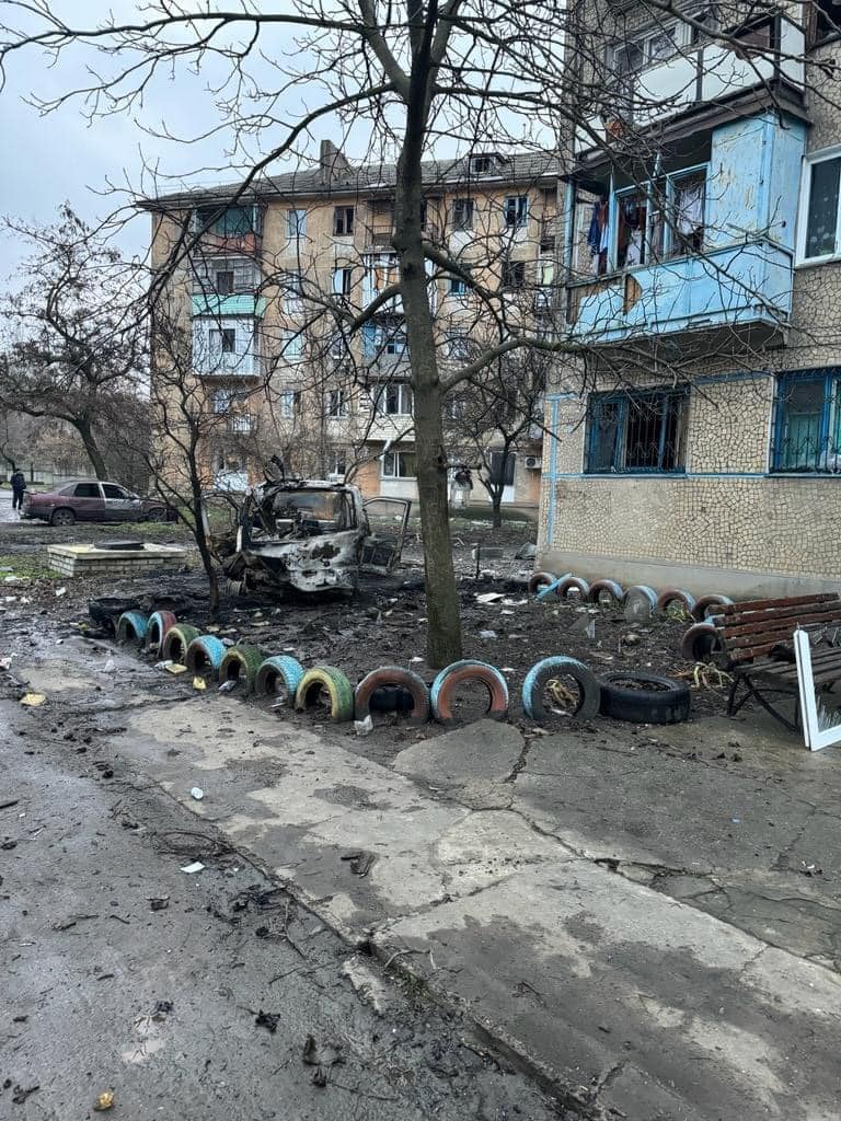 Пошкоджені дві багатоповерхівки, була пожежа: в МВА повідомили про наслідки обстрілів у Курахове