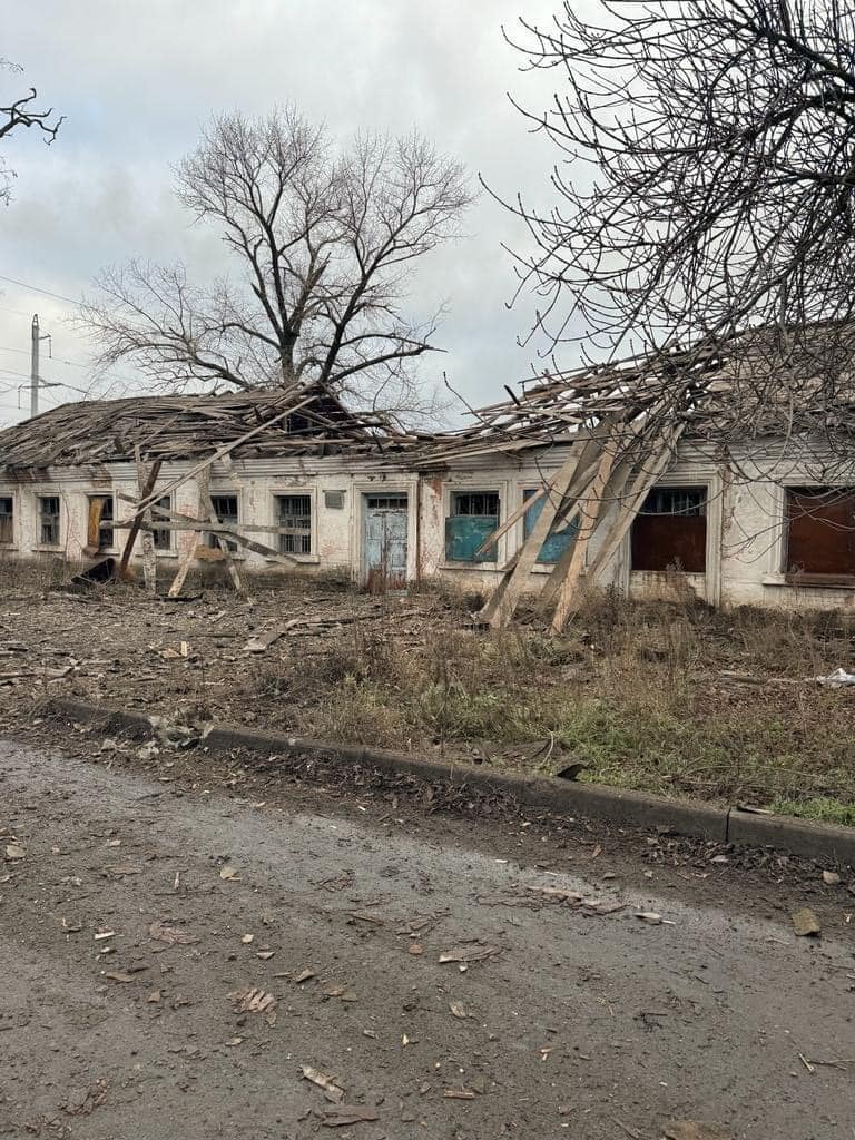 Пошкоджені дві багатоповерхівки, була пожежа: в МВА повідомили про наслідки обстрілів у Курахове