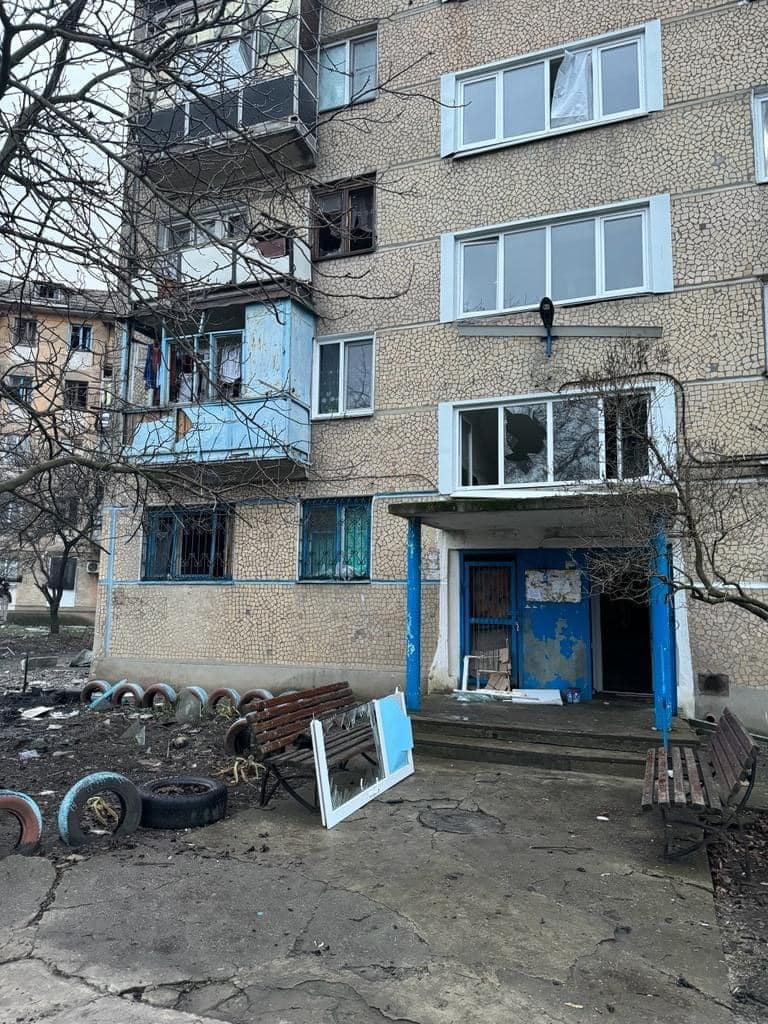 Пошкоджені дві багатоповерхівки, була пожежа: в МВА повідомили про наслідки обстрілів у Курахове
