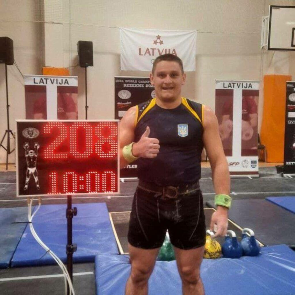Спортсмен з Покровська Леон Білицький став чемпіоном світу з гирьового спорту і поставив новий рекорд