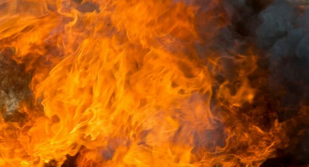 В оккупированном "днр" Старобешево во время пожара погибла женщина с ребенком