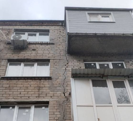 Жителі Маріуполя продовжують масово скаржитися на так звані "ремонти" від окупантів: фото
