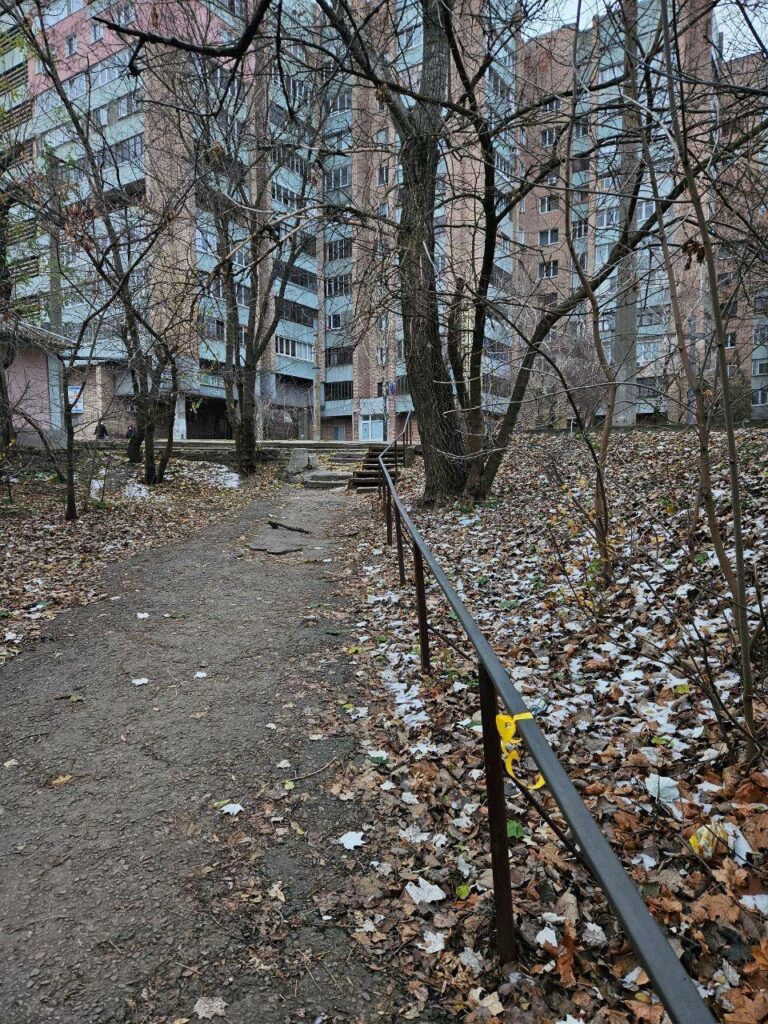 У Луганську активісти продовжують чинити спротив окупантам: фото