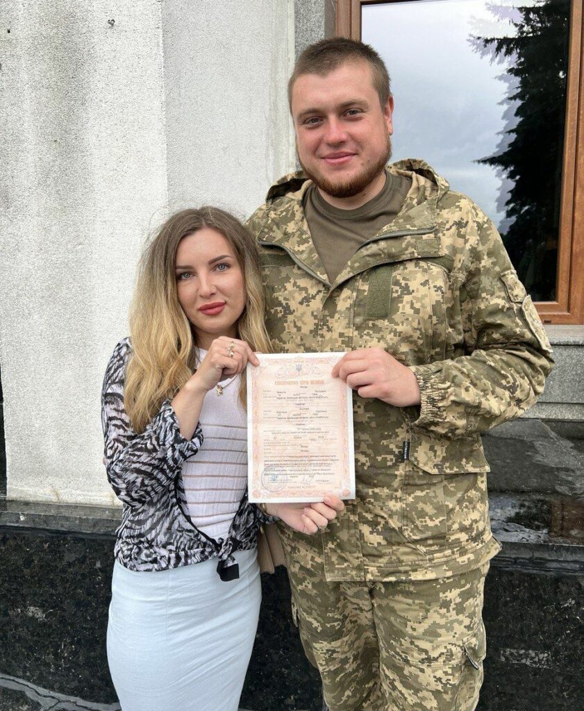 манікюр з Маріуполя
