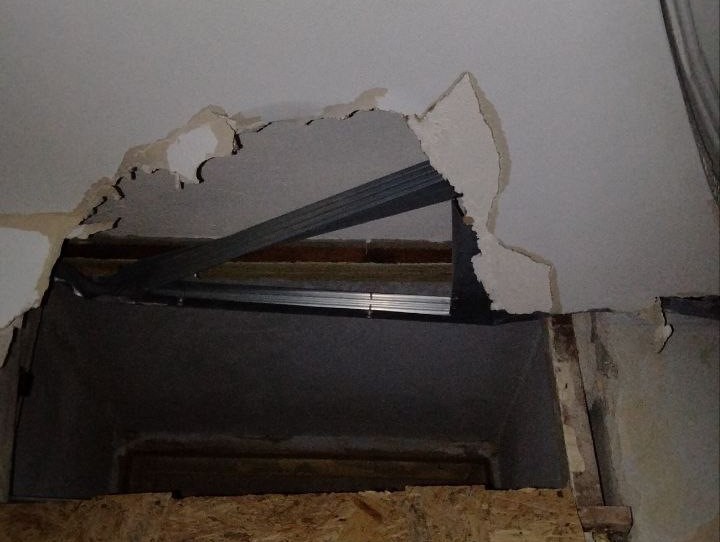В окупованому Маріуполі місцеві показали результати так званих "ремонтів" від загарбників