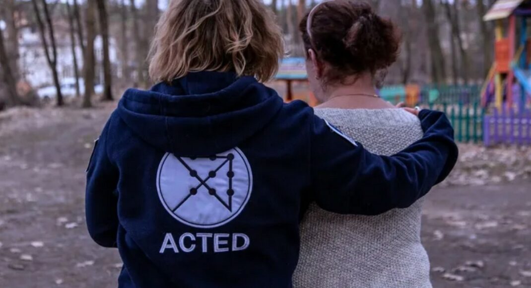 Пострадавшим от обстрелов в Селидово выдают помощь