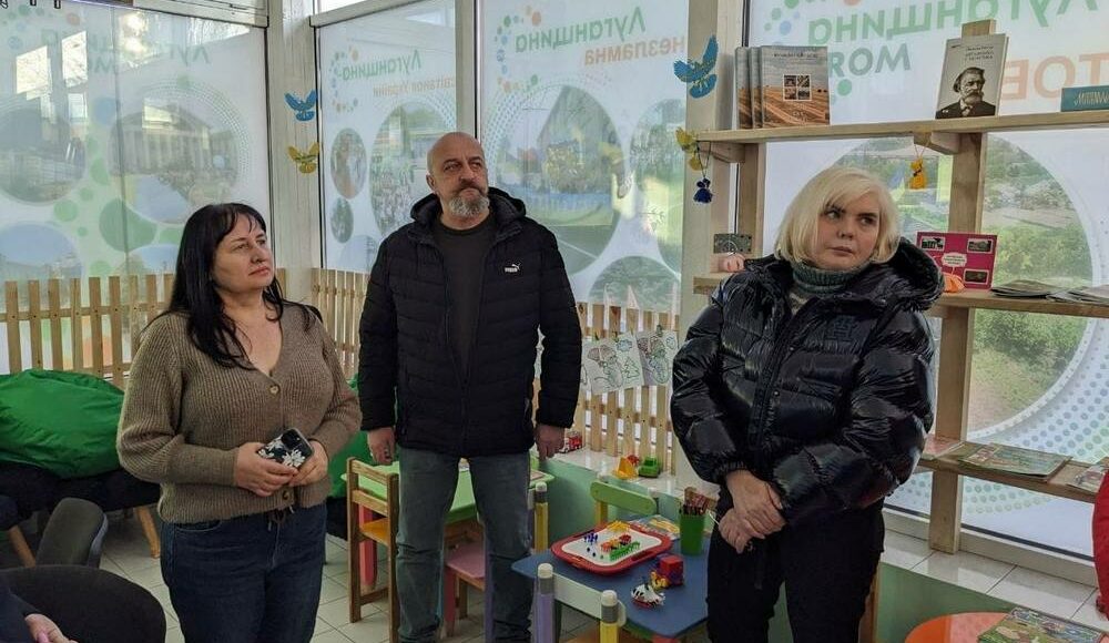 Керівництво Луганської ОВА перевірило роботу хабів для ВПО на Київщині
