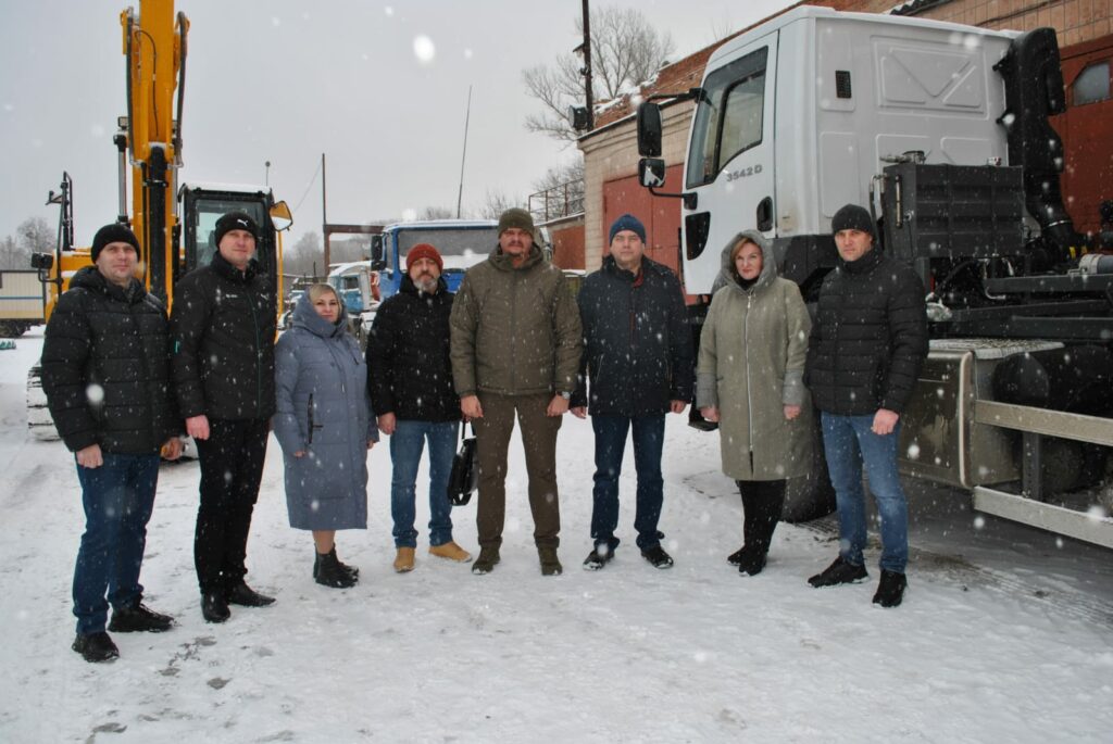 Благодійна організація закупила техніку для потреб після деокупації Сватівщини (фото)