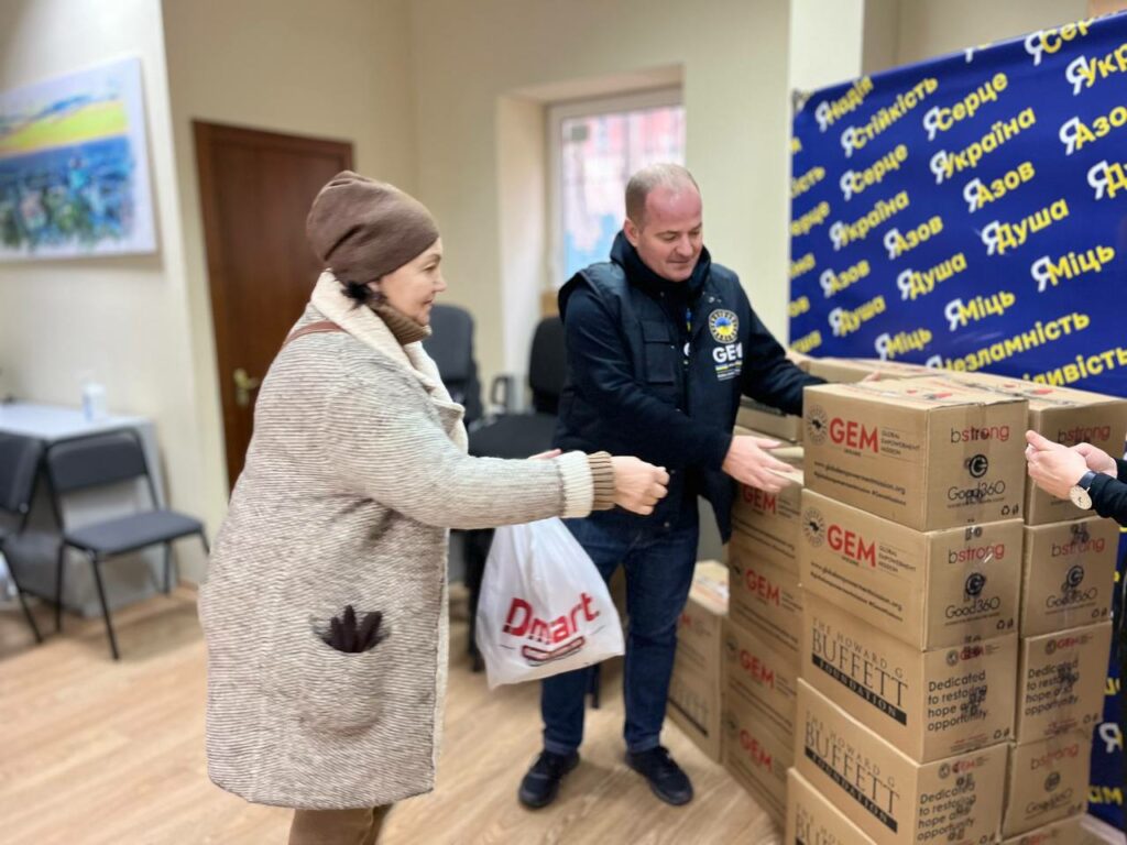 Маріупольці отримують продуктову підтримку від GEM (фото)