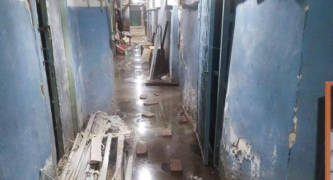 В оккупированном Мариуполе канализацией заливает дома и подстанции