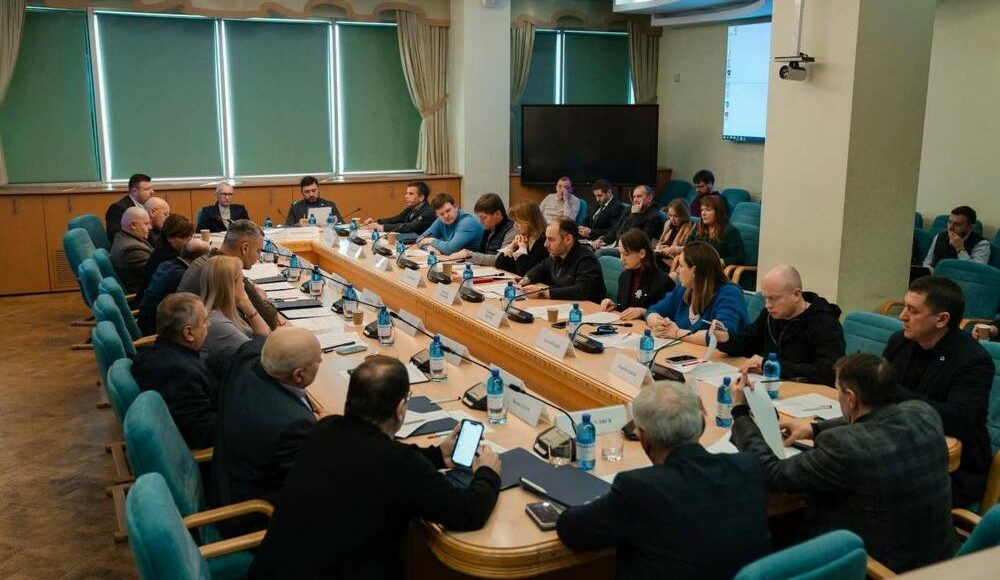 Команда Міністерства розвитку громад обговорила питання відновлення Маріуполя та інших територій України