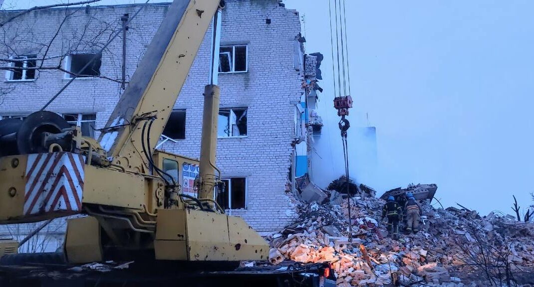У Нью-Йорку на Донеччині продовжують пошук людей під завалами на місці російського удару, — Магомедов
