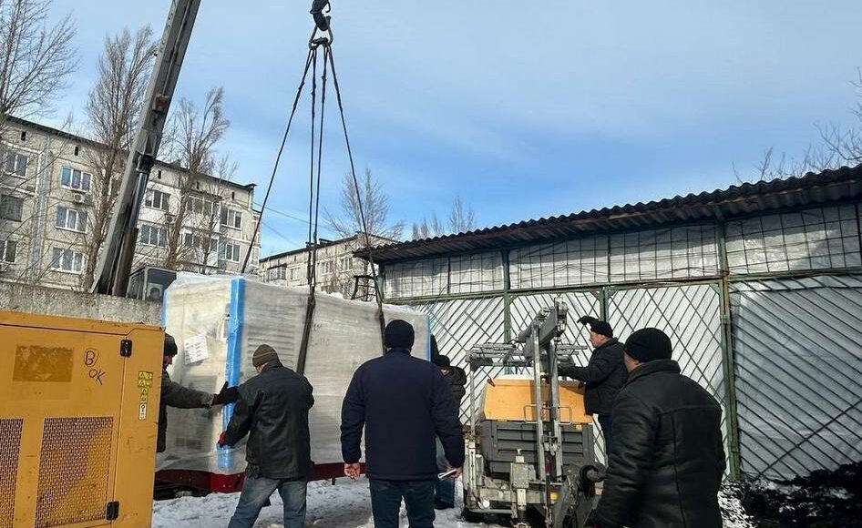 Покровськ отримав потужний генератор для безперебійної роботи тепломережі (фото)