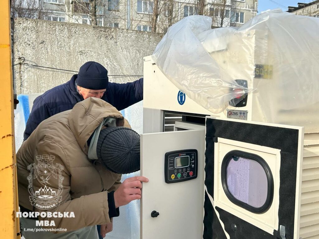 Покровськ отримав потужний генератор для безперебійної роботи тепломережі (фото)