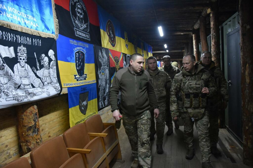 Ворог нарощує інтенсивність наступальних дій на Сіверському та Бахмутському напрямках, — Сирський
