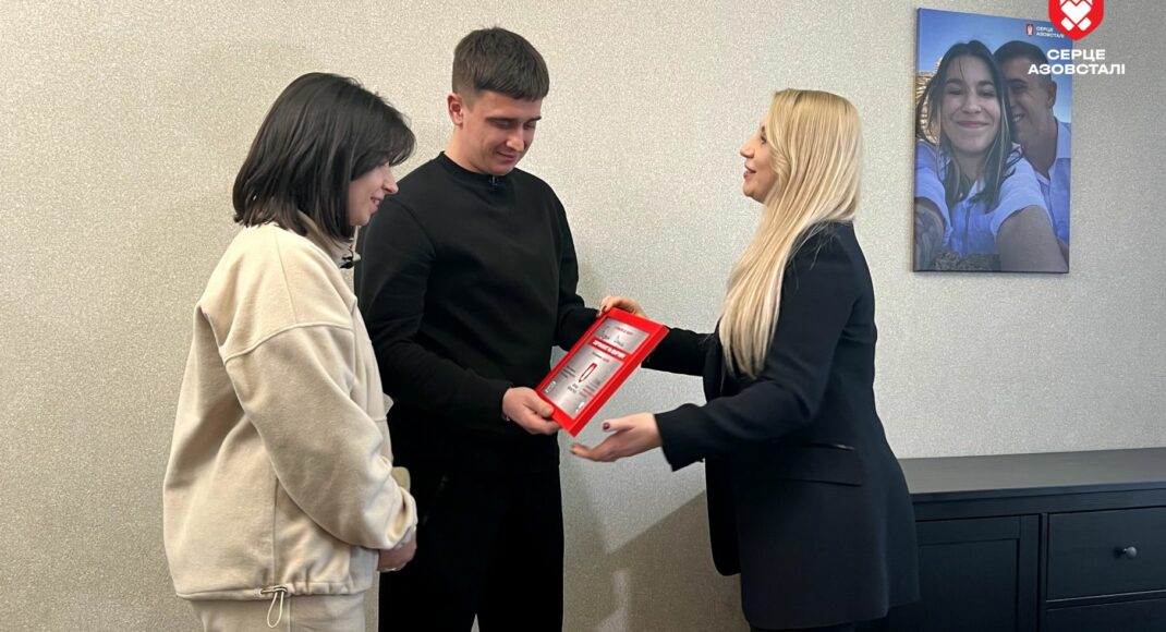 Защитник Мариуполя Вадим Баран получил собственную квартиру от ОО "Сердце Азовстали"