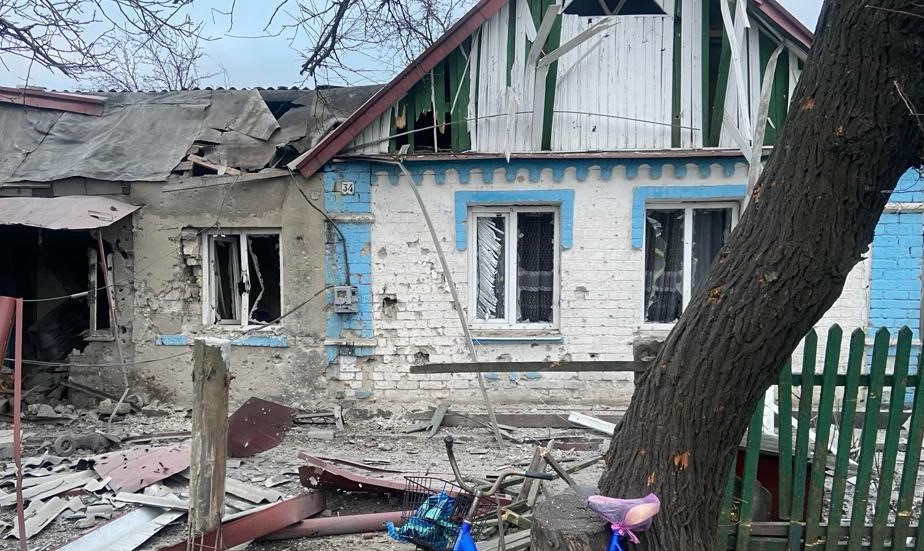 В Красногоровке из-за российских обстрелов погибла женщина