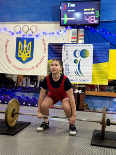 дівчинка зі штагною